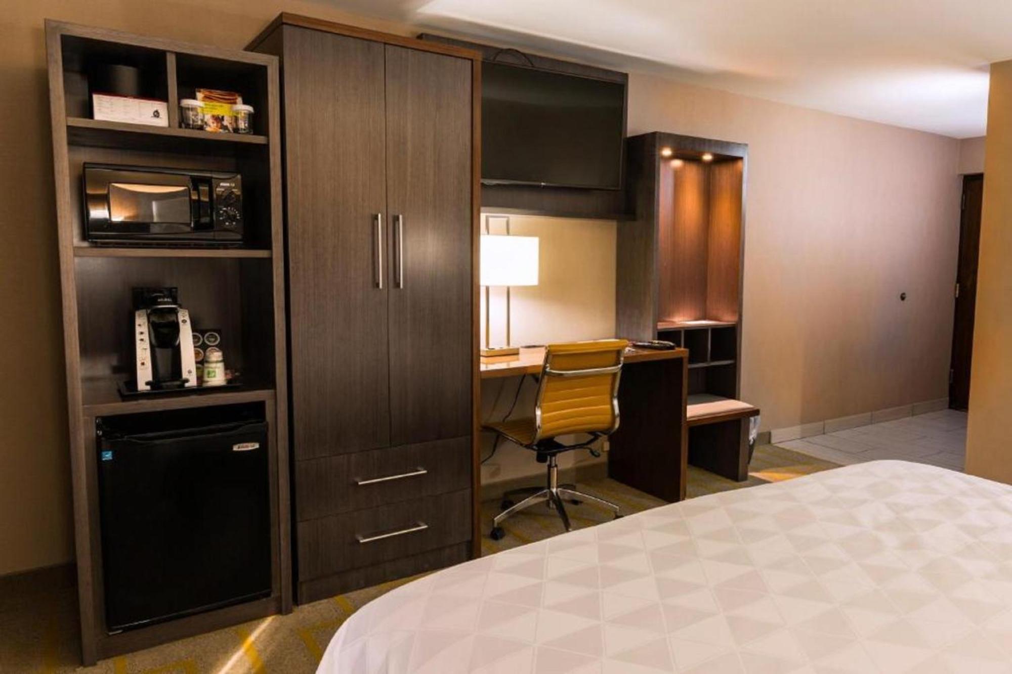 Holiday Inn Chicago Sw-Countryside Confctr By Ihg Dış mekan fotoğraf